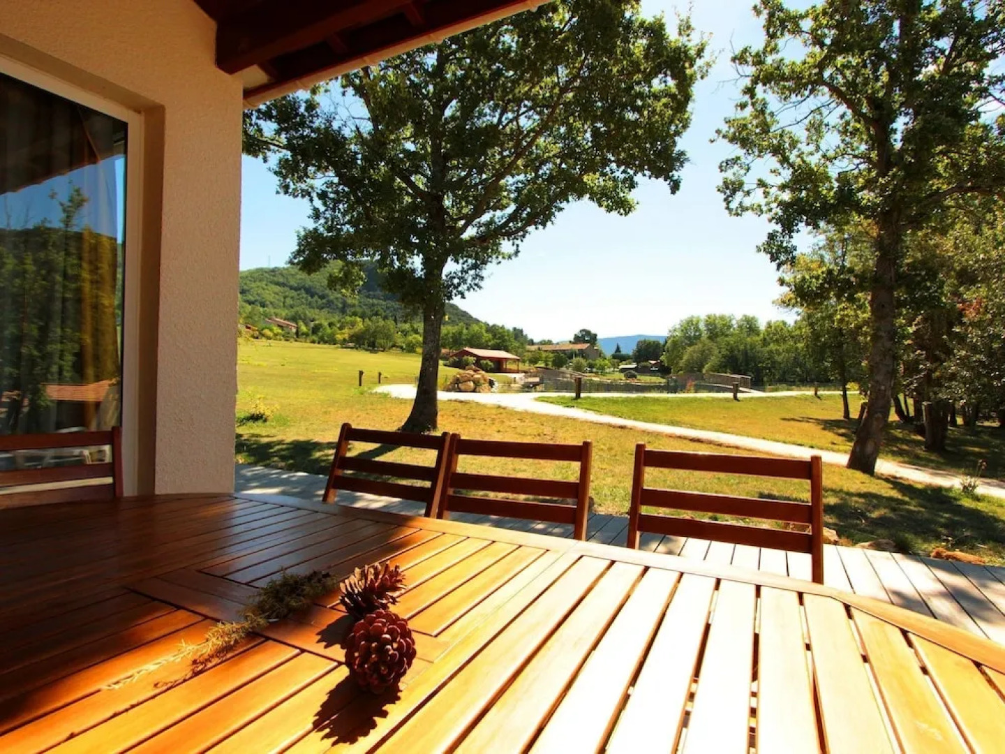 Tidy Bungalow With Dishwasher on a Green Domain