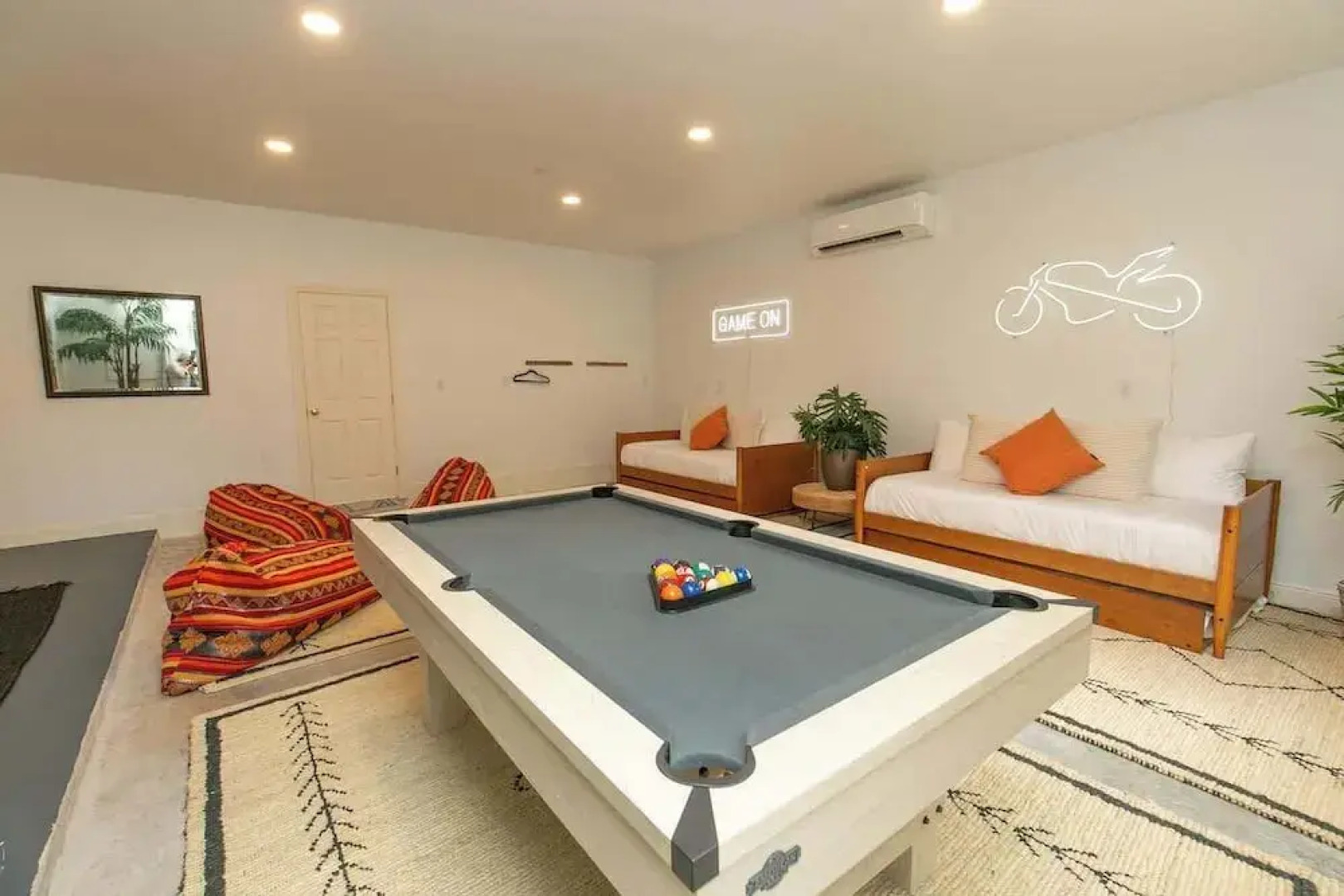 Spicewood Lodge W/pool, Hottub