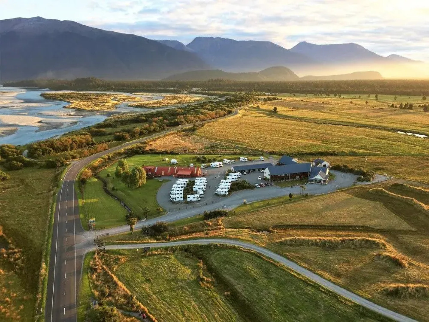 Haast River Top 10 Holiday Park