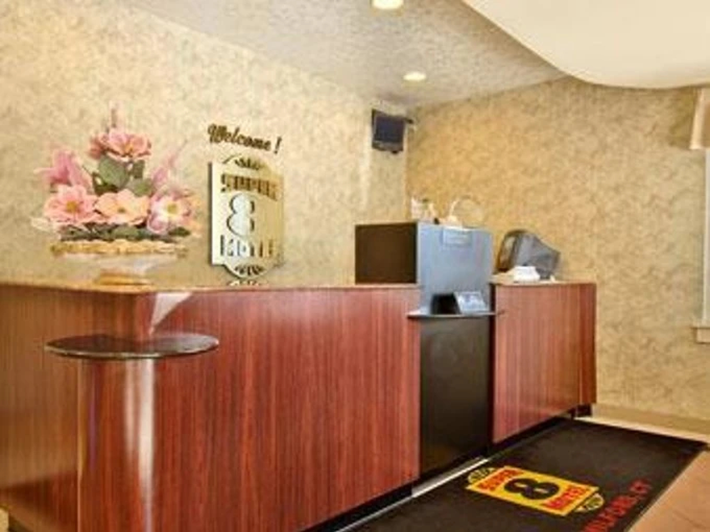 Super 8 Milford/New Haven