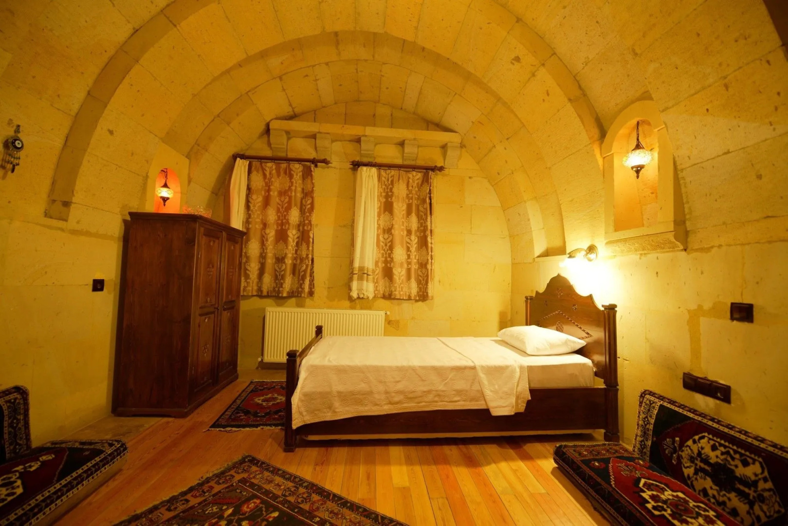 Vineyard Cave Hotel