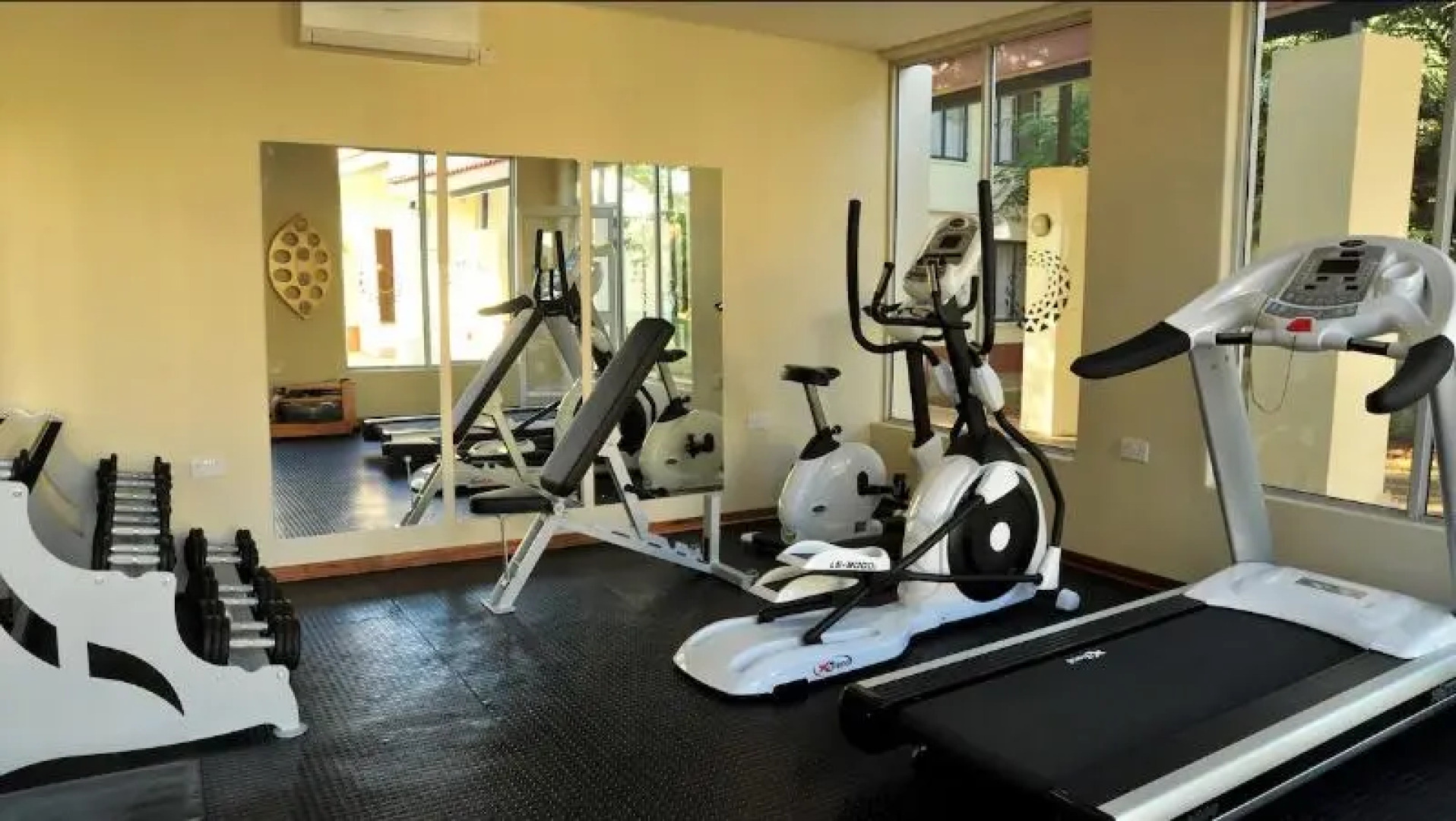 Cresta Botsalo Hotel