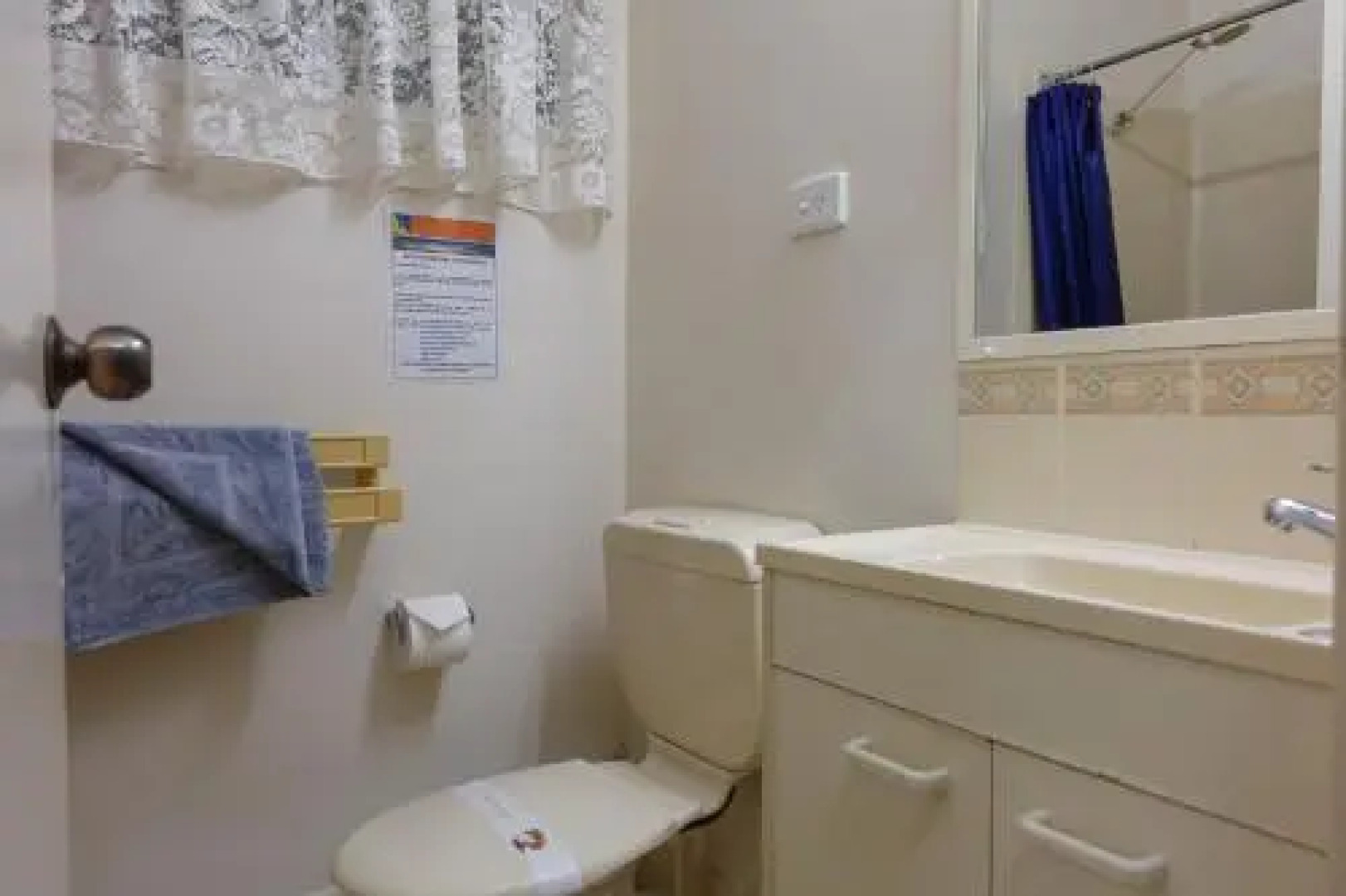 Ash’s Holiday Units