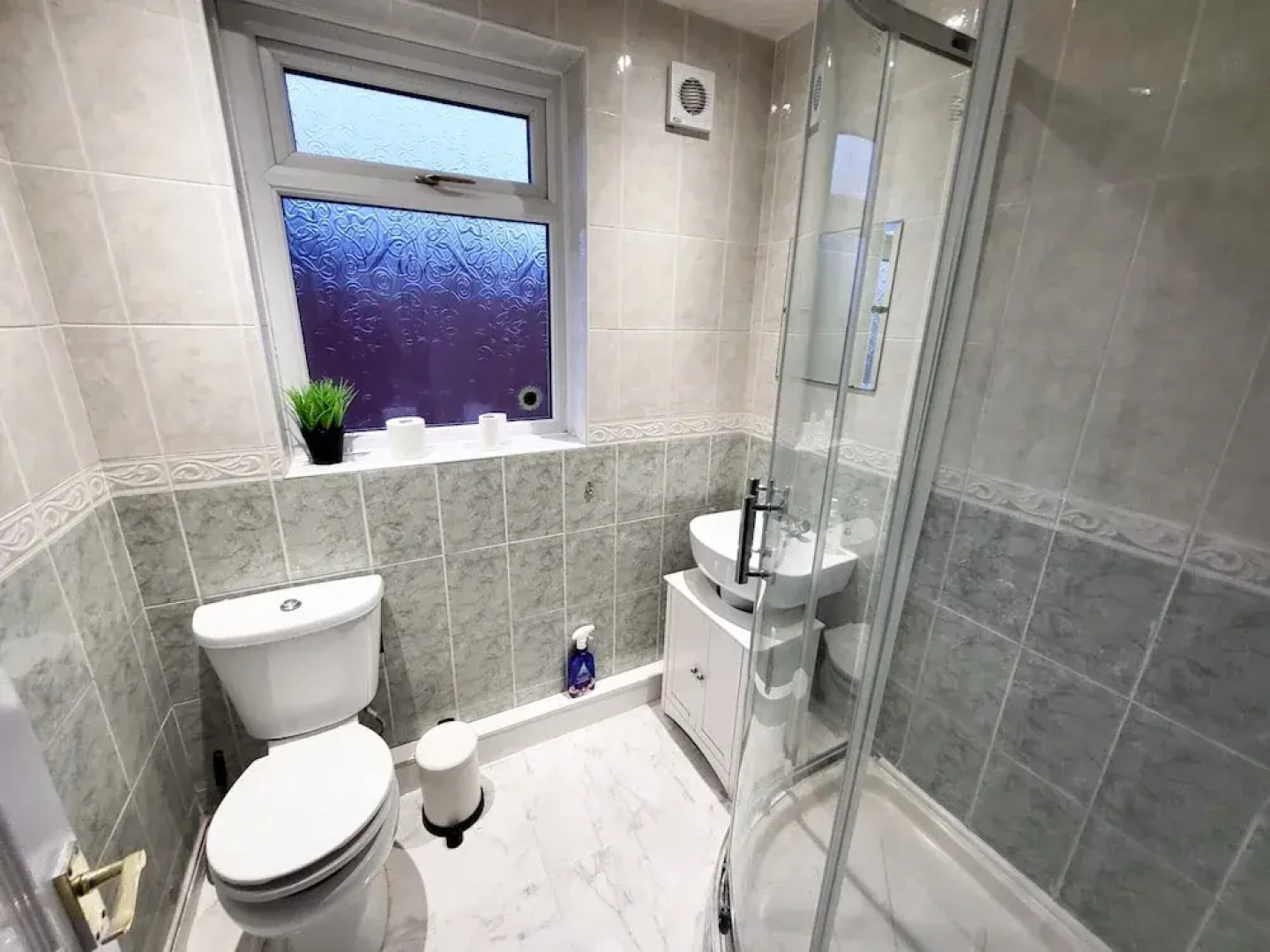 Comfortable Stay - Ivor St