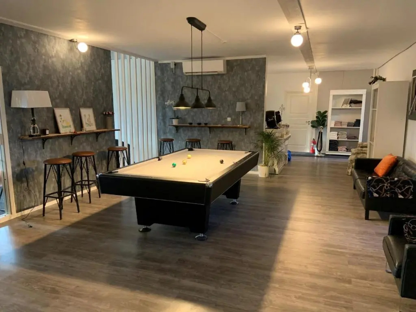 Alingsgård B&B - Spabad, bastu, gym, behandlingar & padelbana