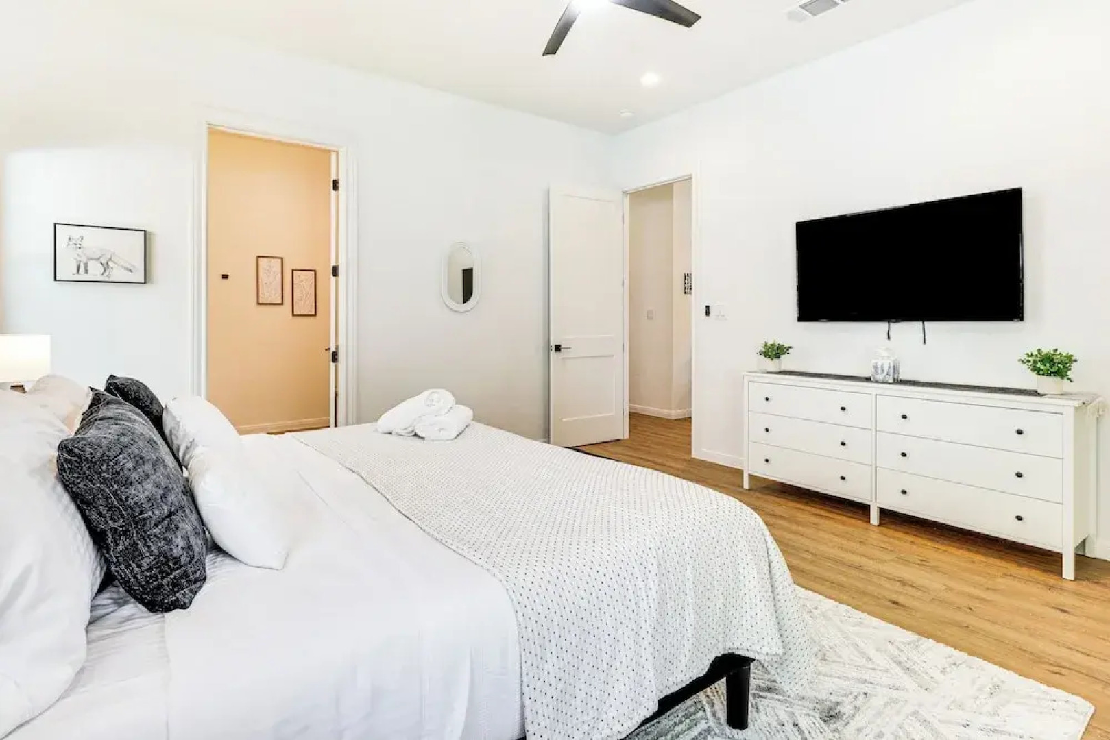 Hot Tub & Fire Pit: 'evergreen Escape' in Bastrop!