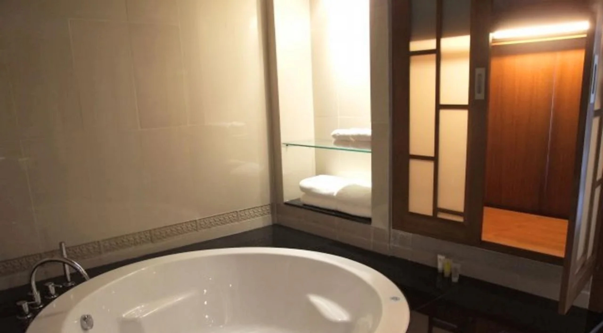 Sunee Grand Hotel and Convention Center