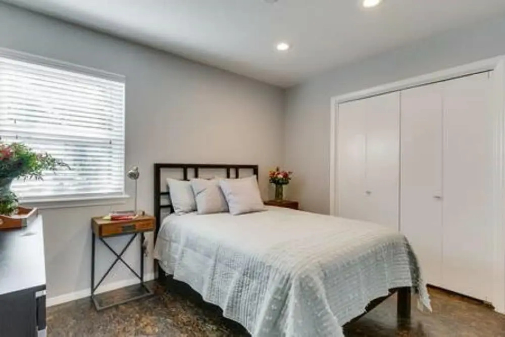 Evie's Campus-close 2 bedroom luxury