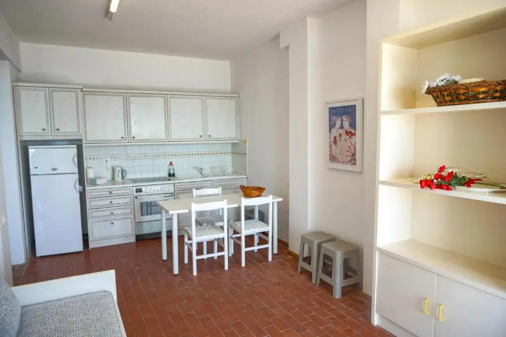 Sunny Bay, beachfront 1-bdrm apartment