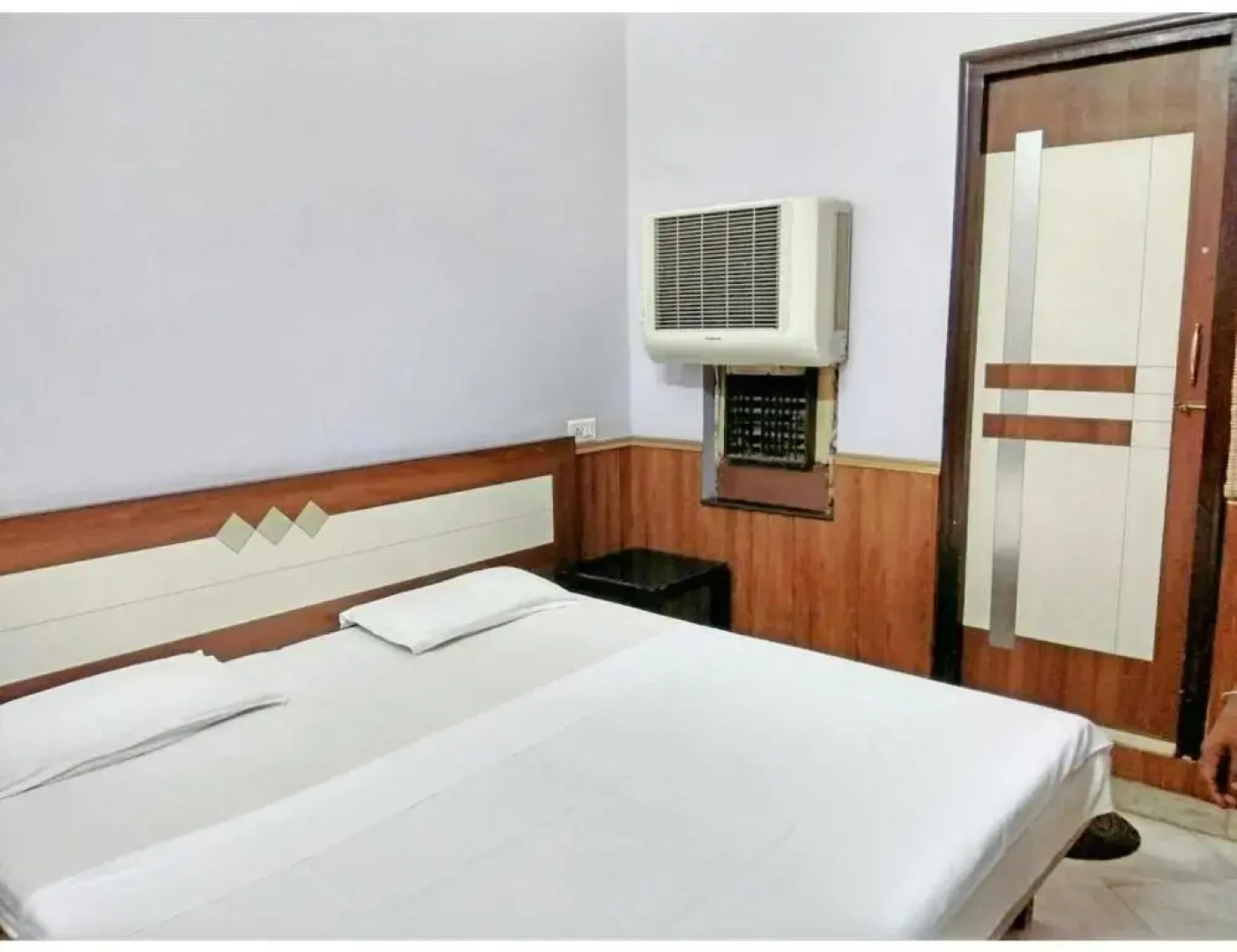 Hotel Basera Guest House,Saharanpur,