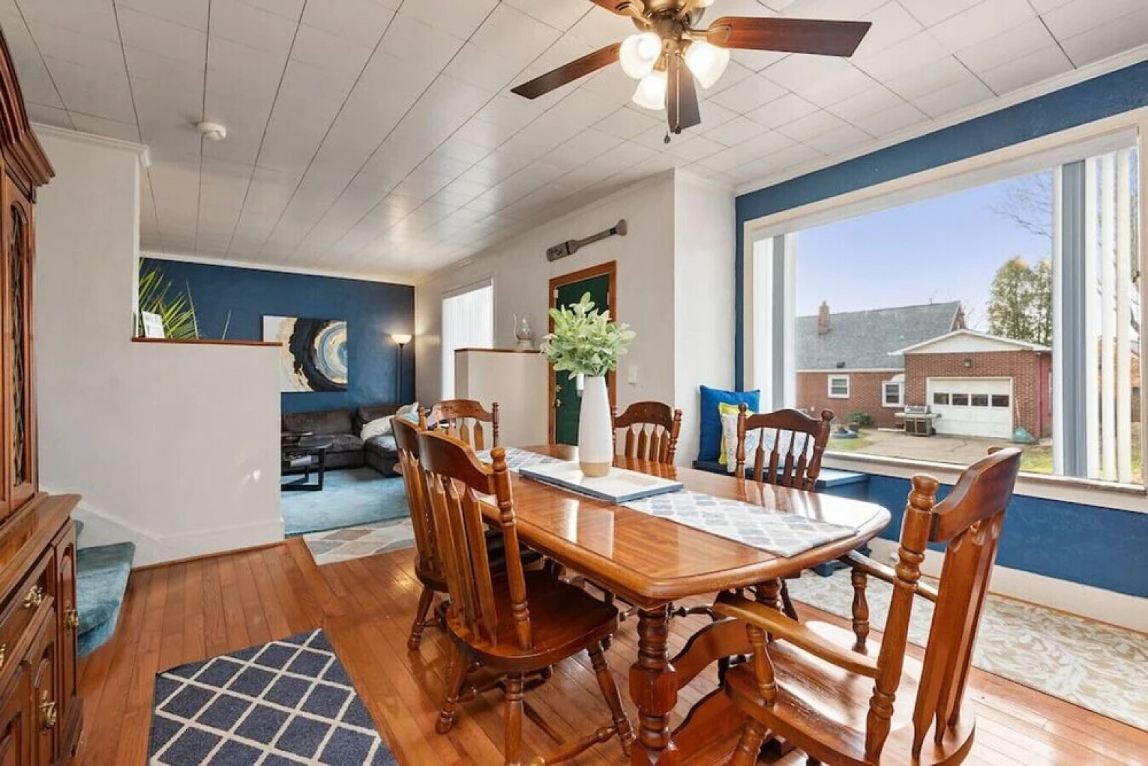 4BR Chalet with Seasonal Pool Hot Tub