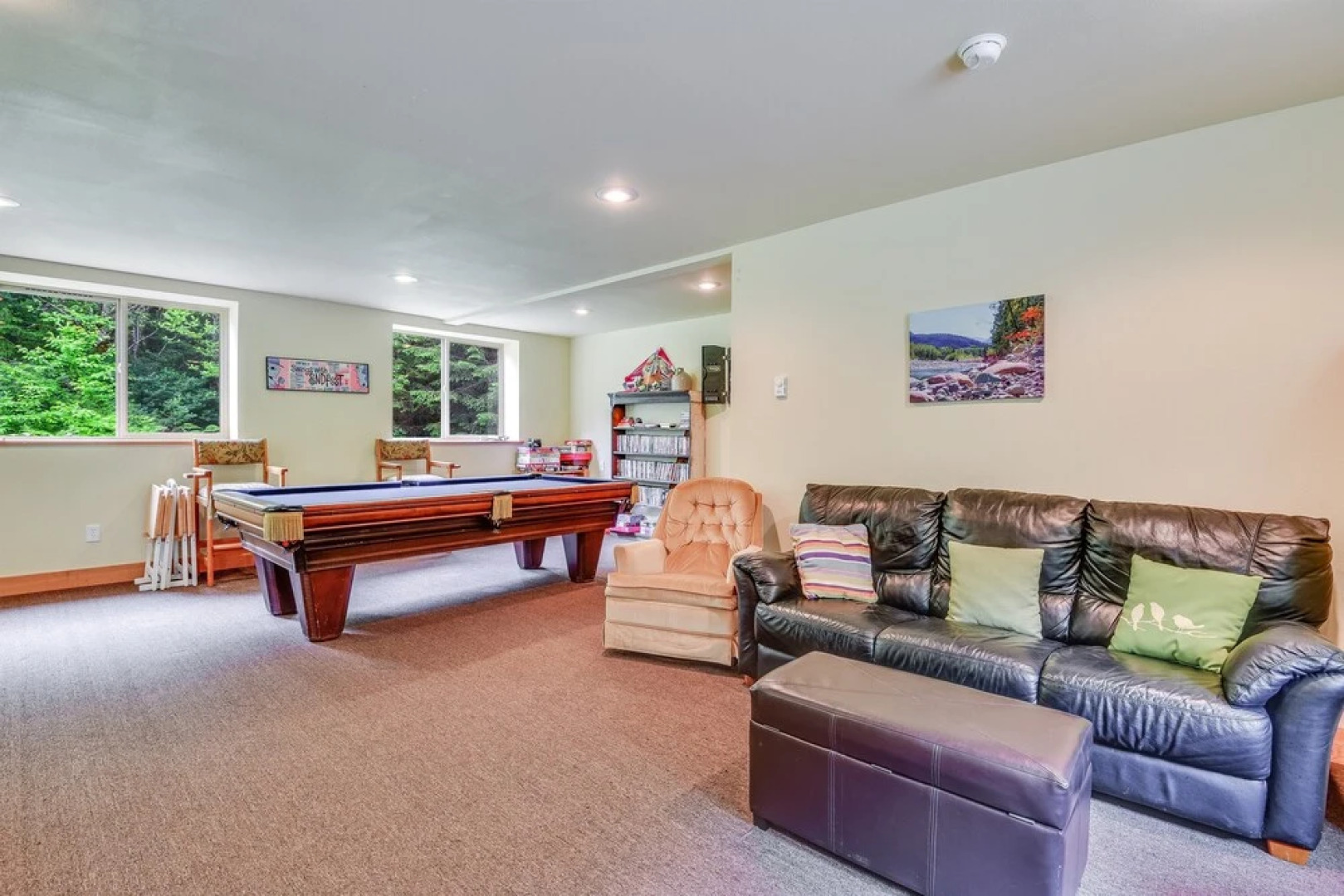 Little Bear Lodge - Three Bedroom Home with Mountain View