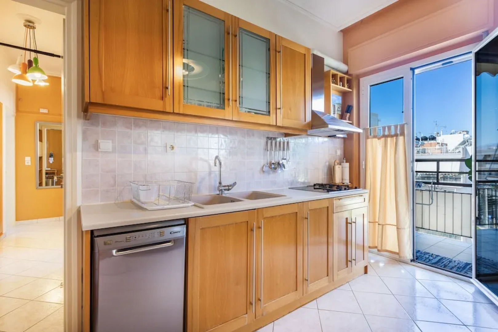 Ranias Luxurious Apartment