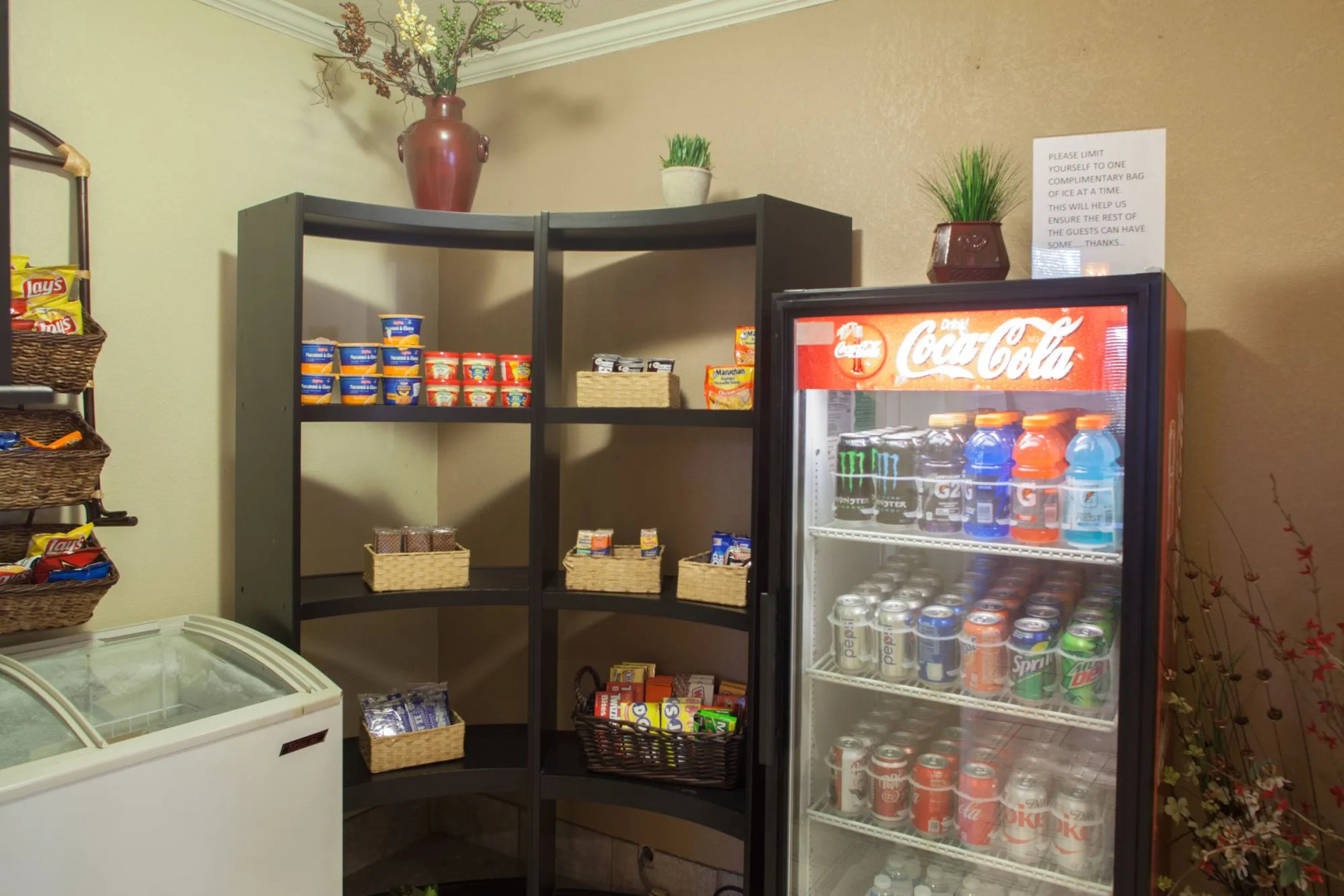 Cloverleaf Suites Kansas City - Overland Park