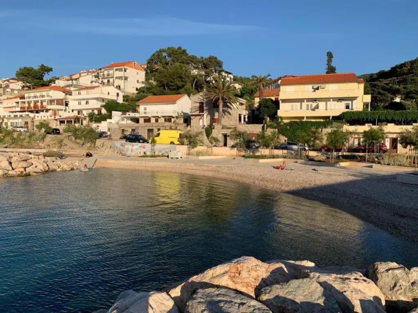 Sea view apartment near the beach 1-Jelsa center