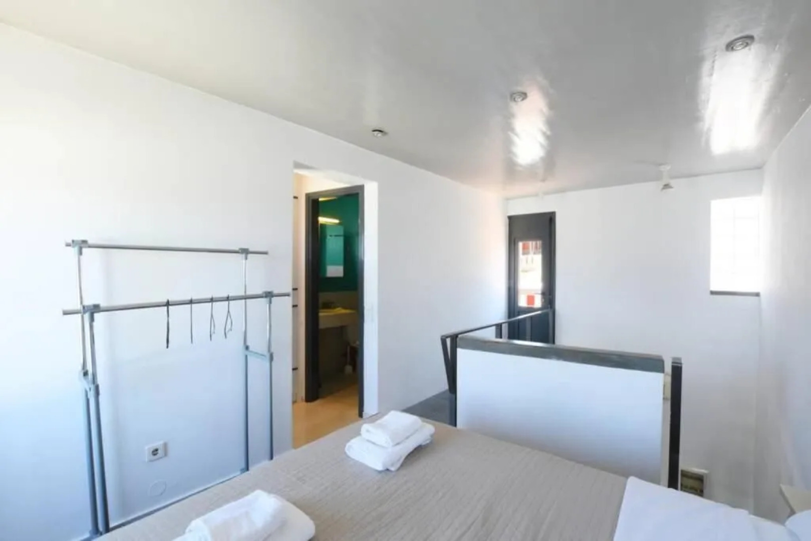 Sunshine Apt- Unique Holidays by the Sea