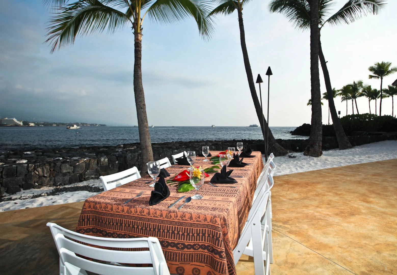 Courtyard by Marriott King Kamehameha's Kona Beach Hotel