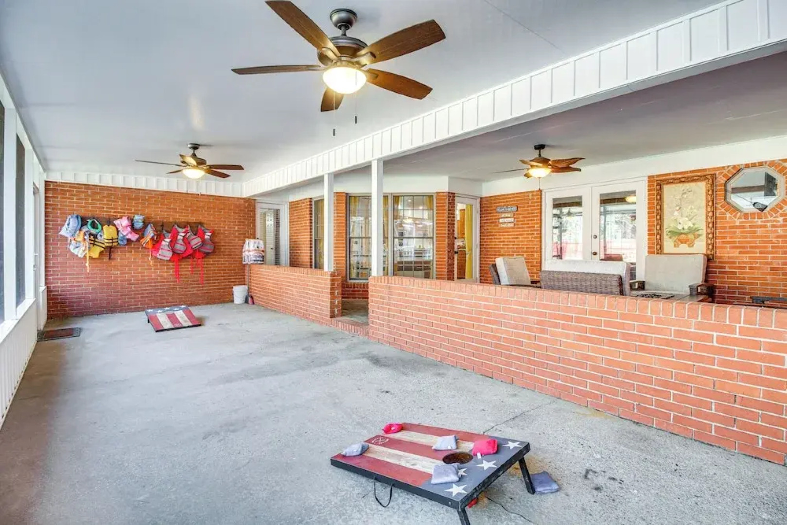 Pool + Gameroom: Family Fun Retreat in Hinesville!