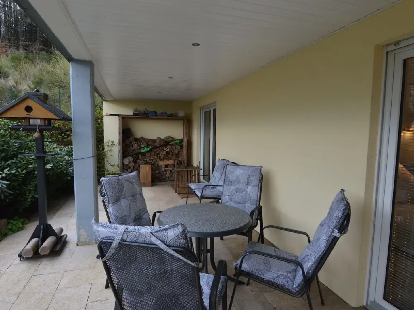 Charming Apartment in Weinsheim with Garden