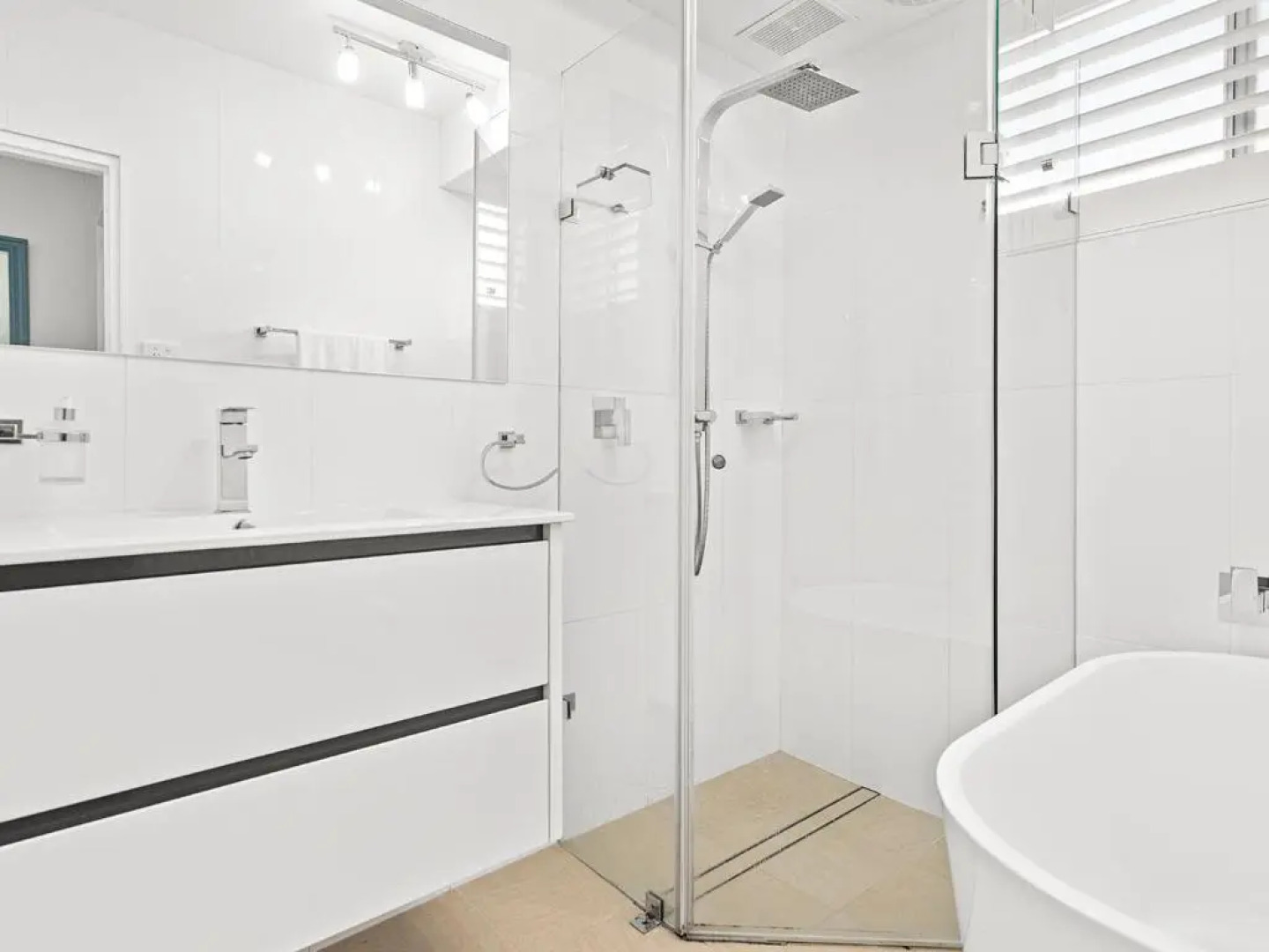 The Helm, Unit 1, 22 Voyager Close