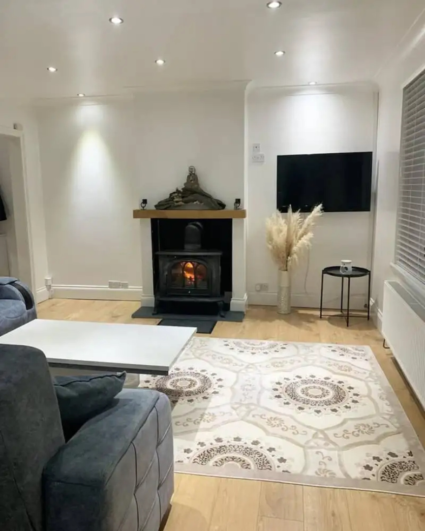 Stunning 2-bed House in Pembroke Dock
