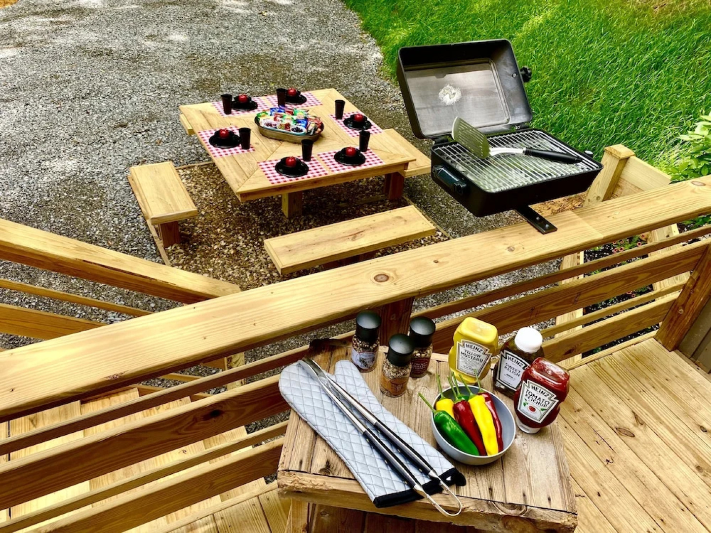 Happy Camper 1 Bedroom Cottage by RedAwning