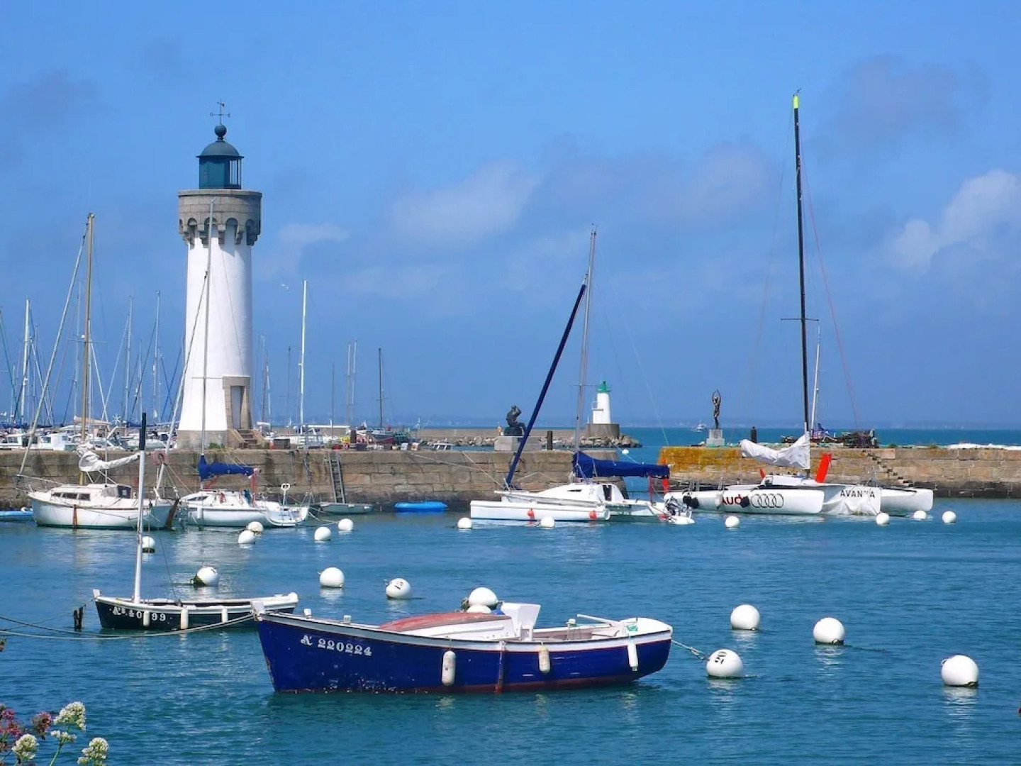 Serene Holiday Home in Pénestin with Garden