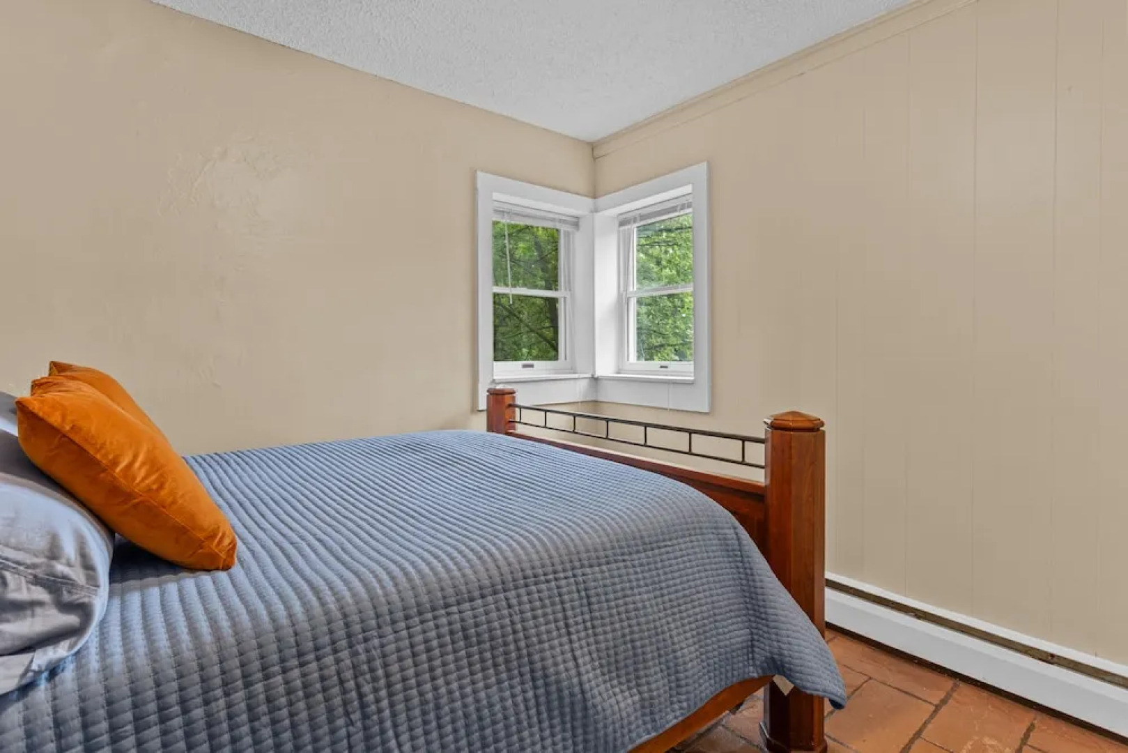 Tudor Style Apartment near MSU