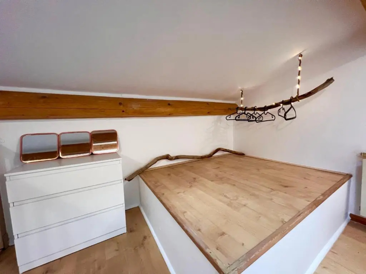 T2 avec terrasse arborée proche LOURMARIN