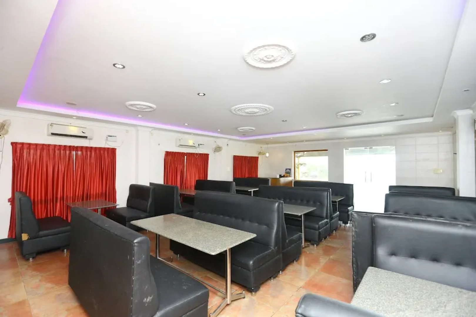 OYO spot on 10184 Kamadhenu Lodge