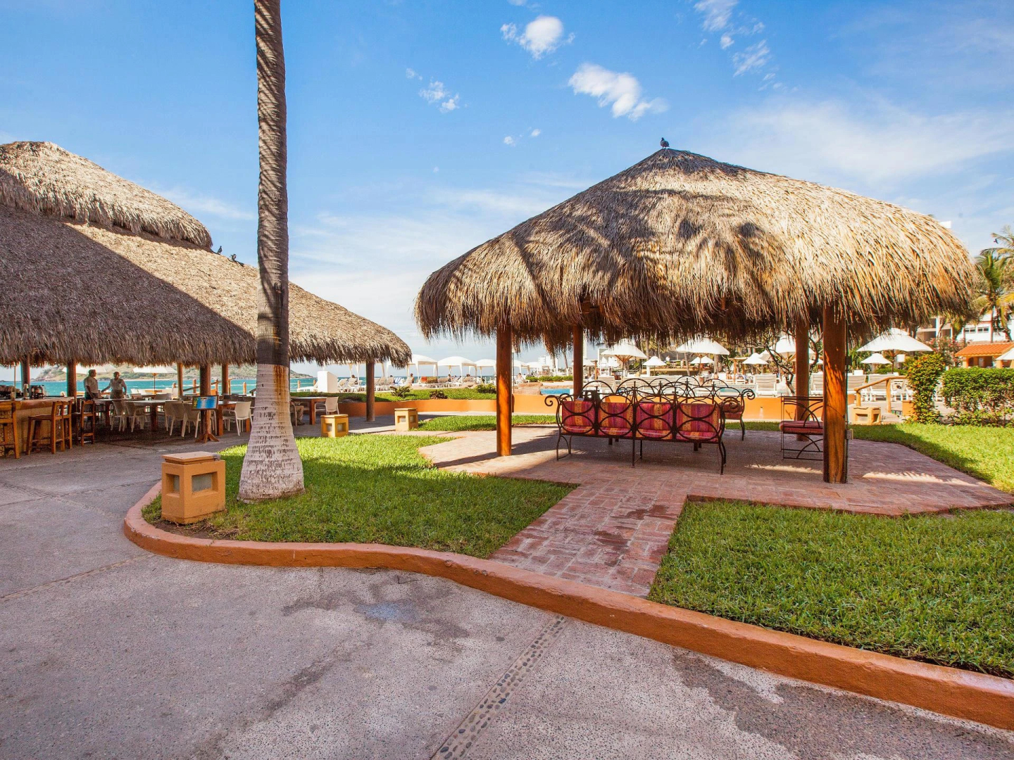 Costa De Oro Beach Hotel
