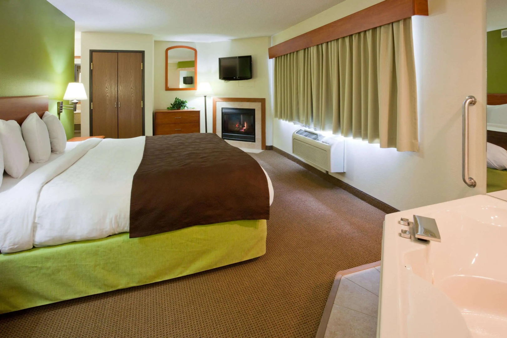 AmericInn by Wyndham Thief River Falls