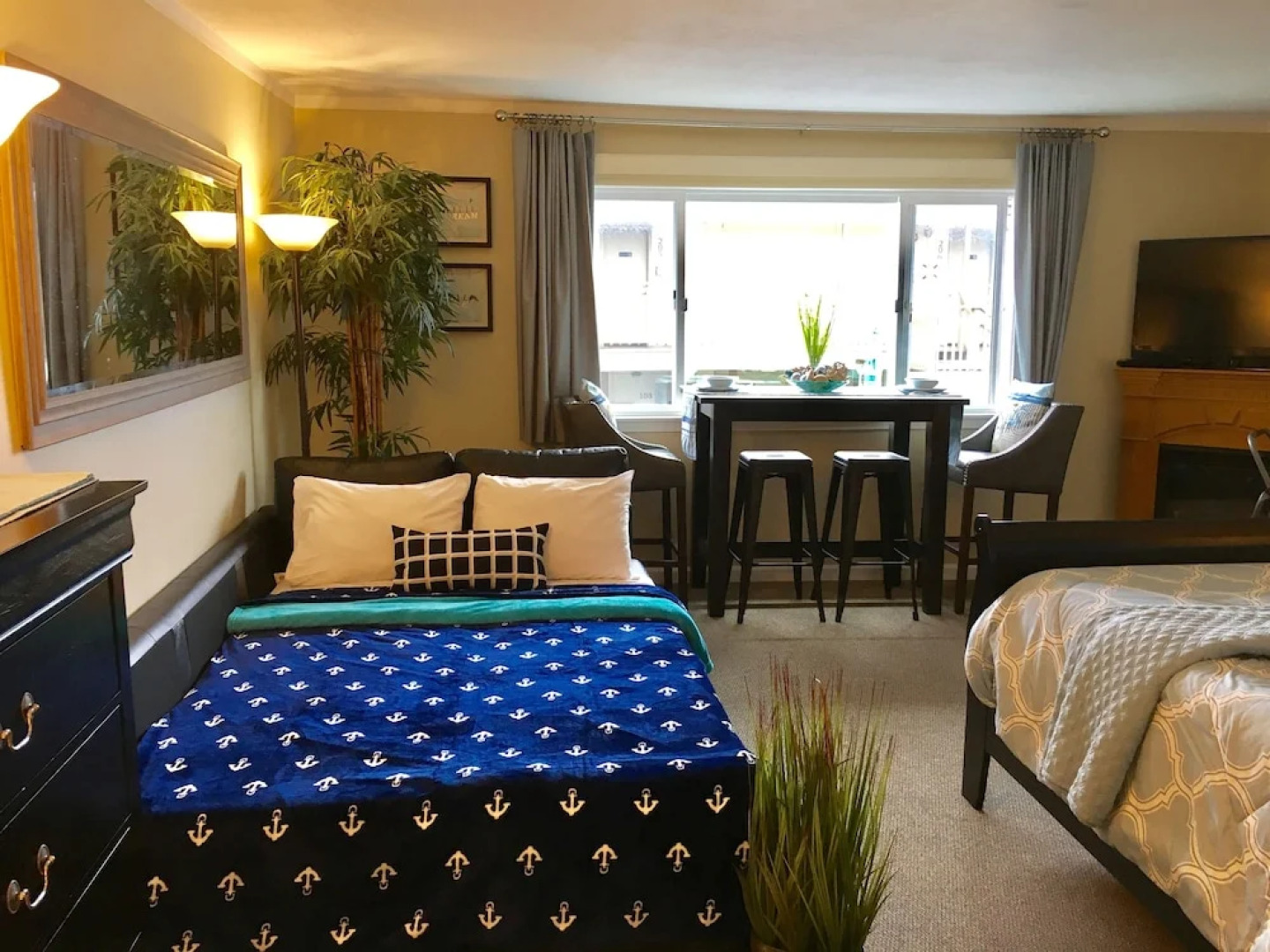 The Tradewinds Condo/Hotel