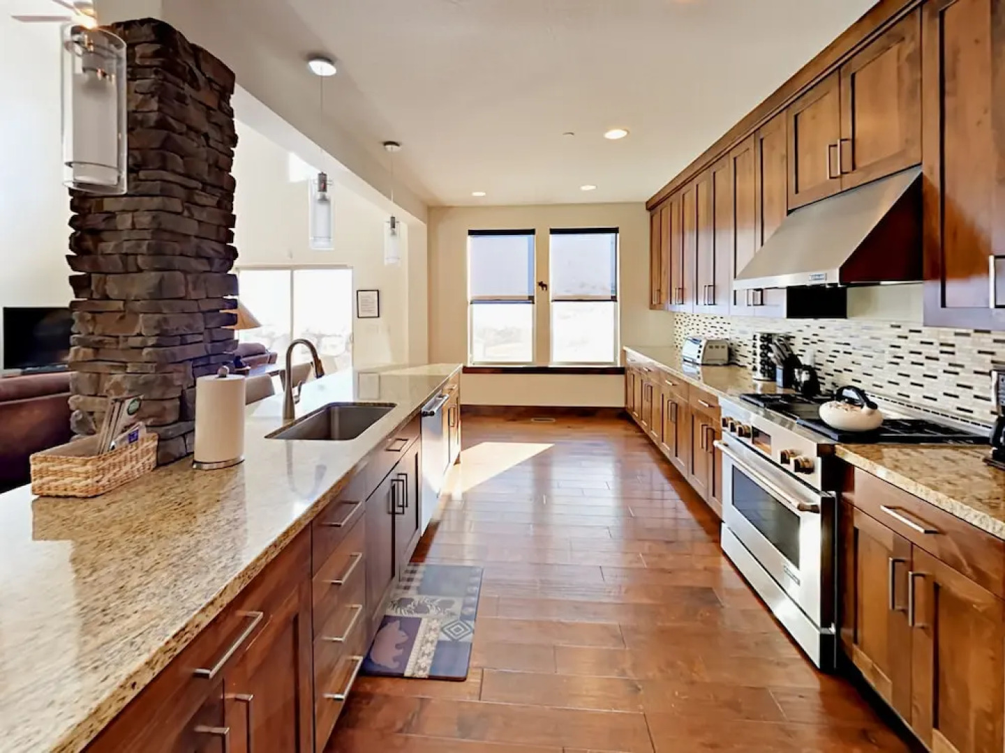 13285 Alexis Drive Townhouse 5 Bedrooms 4.5 Bathrooms Townhouse