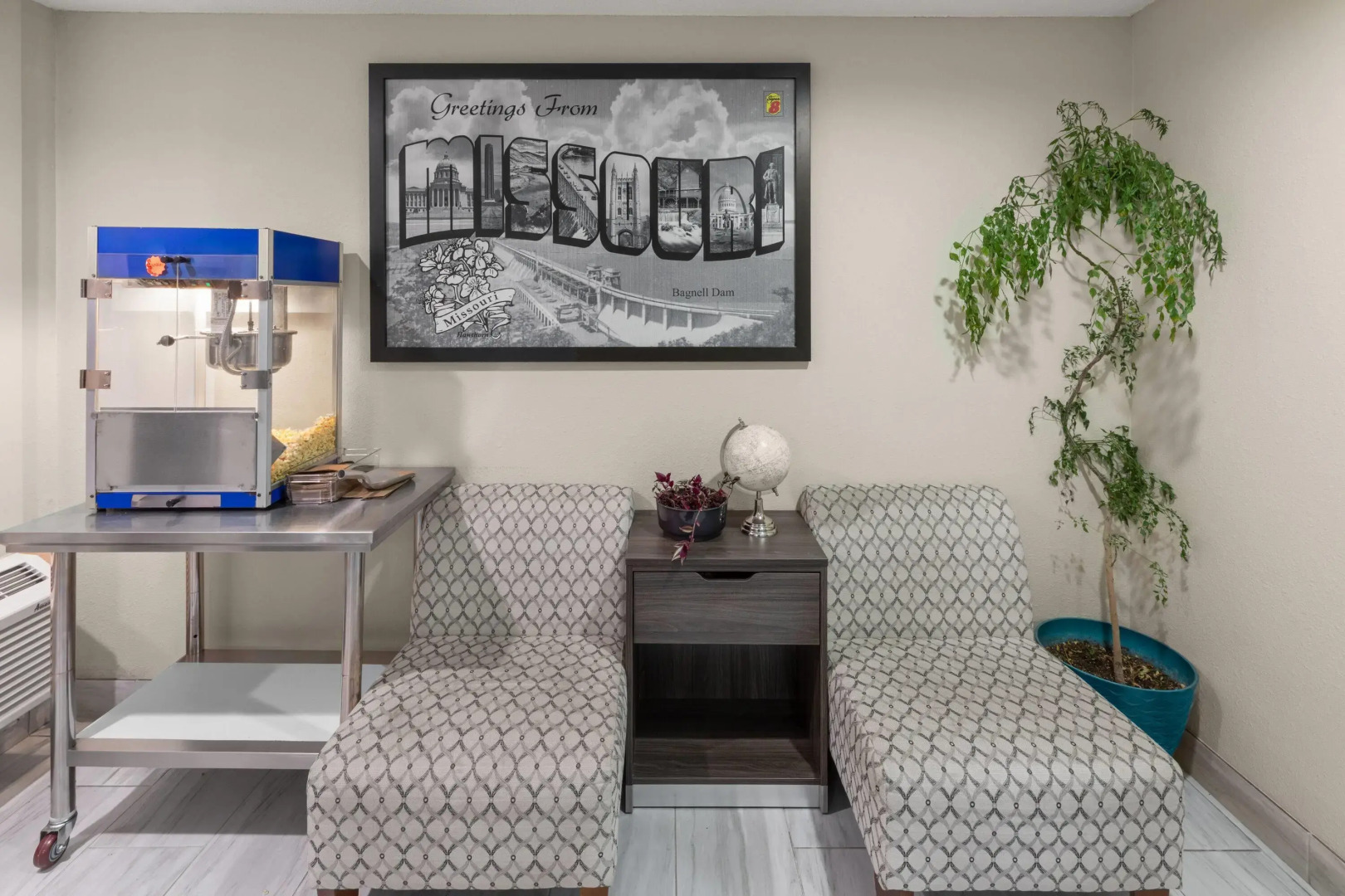 Super 8 by Wyndham Rock Port MO