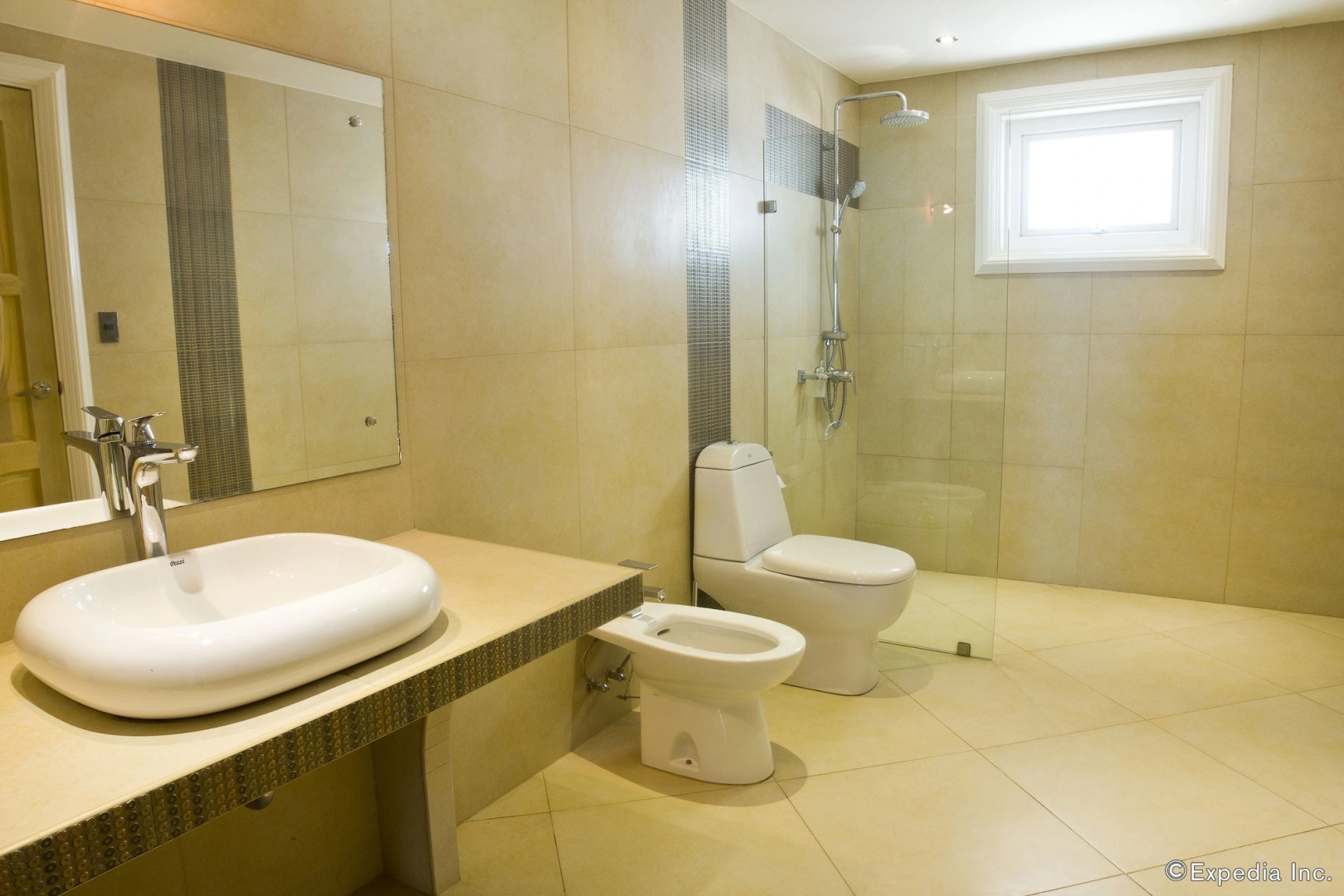 Lingganay Boracay Hotel Resort