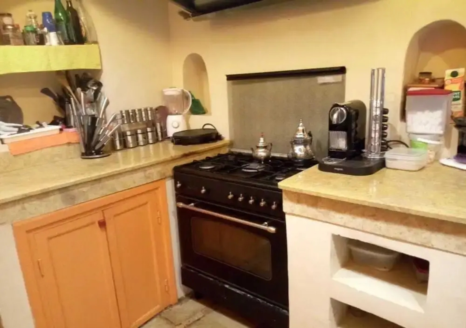 Marrakesh 6-bed Housing Authentic Berber