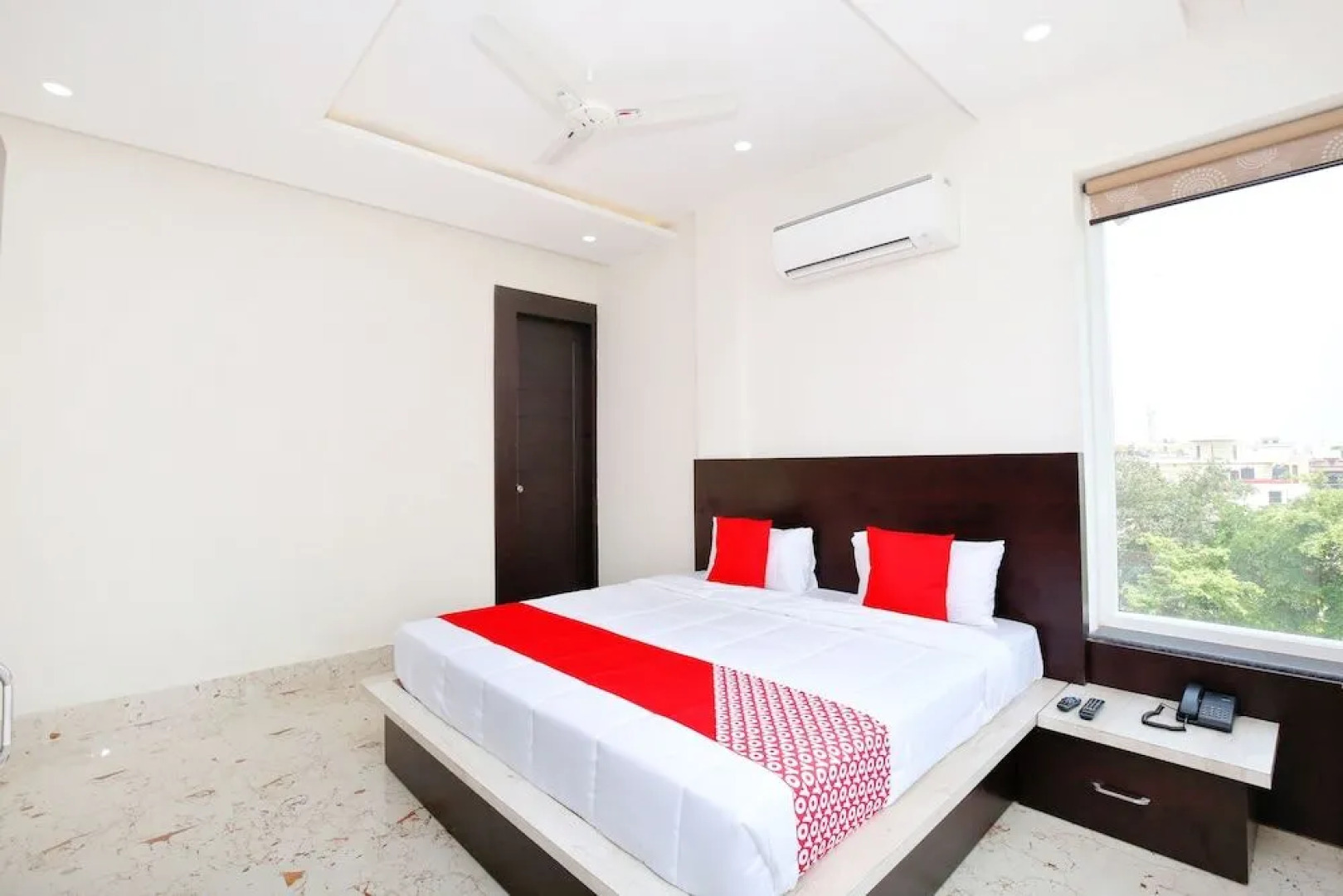 Oyo 40417 Hotel Grand Taj