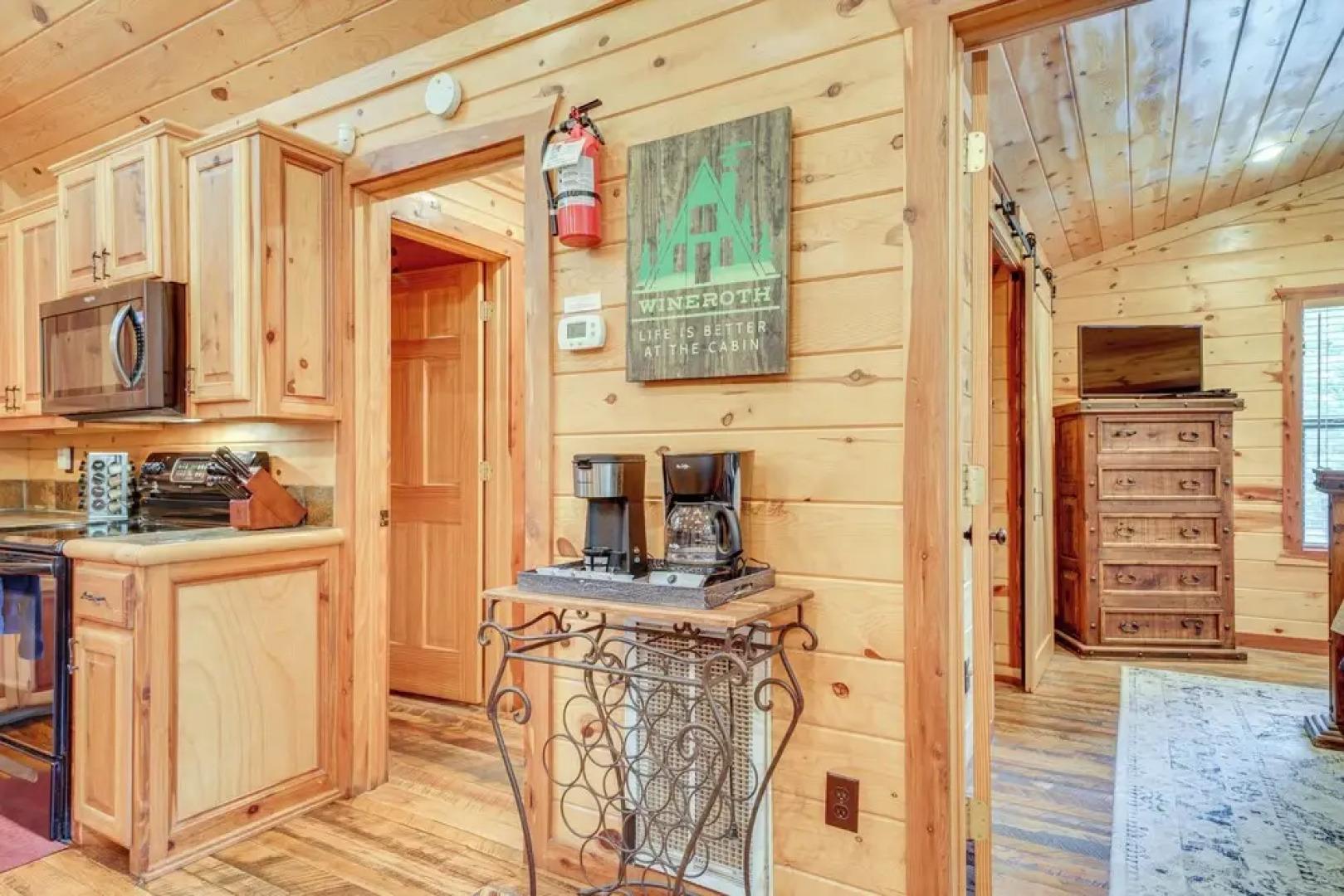 Cabin w/ Hot Tub & Wraparound Deck in Broken Bow!