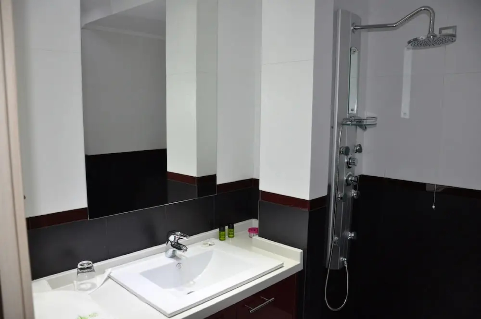 Daniel Apartments & Suites
