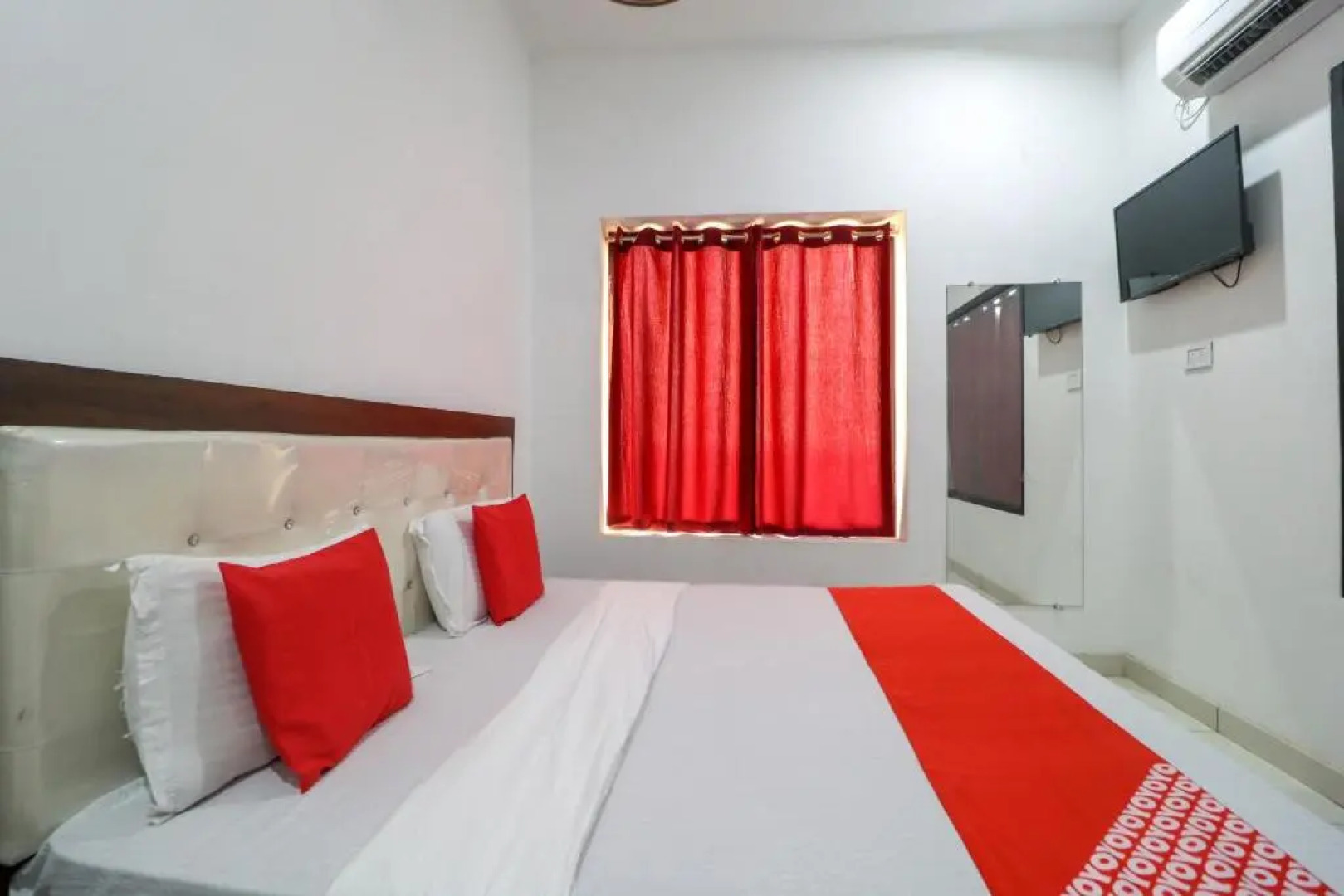 OYO 65320 Hotel Surya