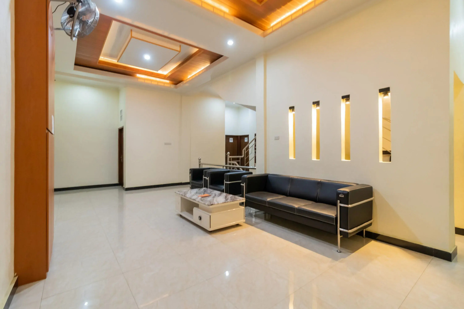 RedDoorz Plus near Ramayana Pematangsiantar