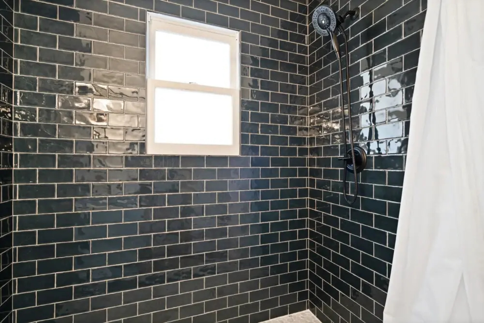 Gorgeous Tiny Home Just 5 min From Signor Vineyards!