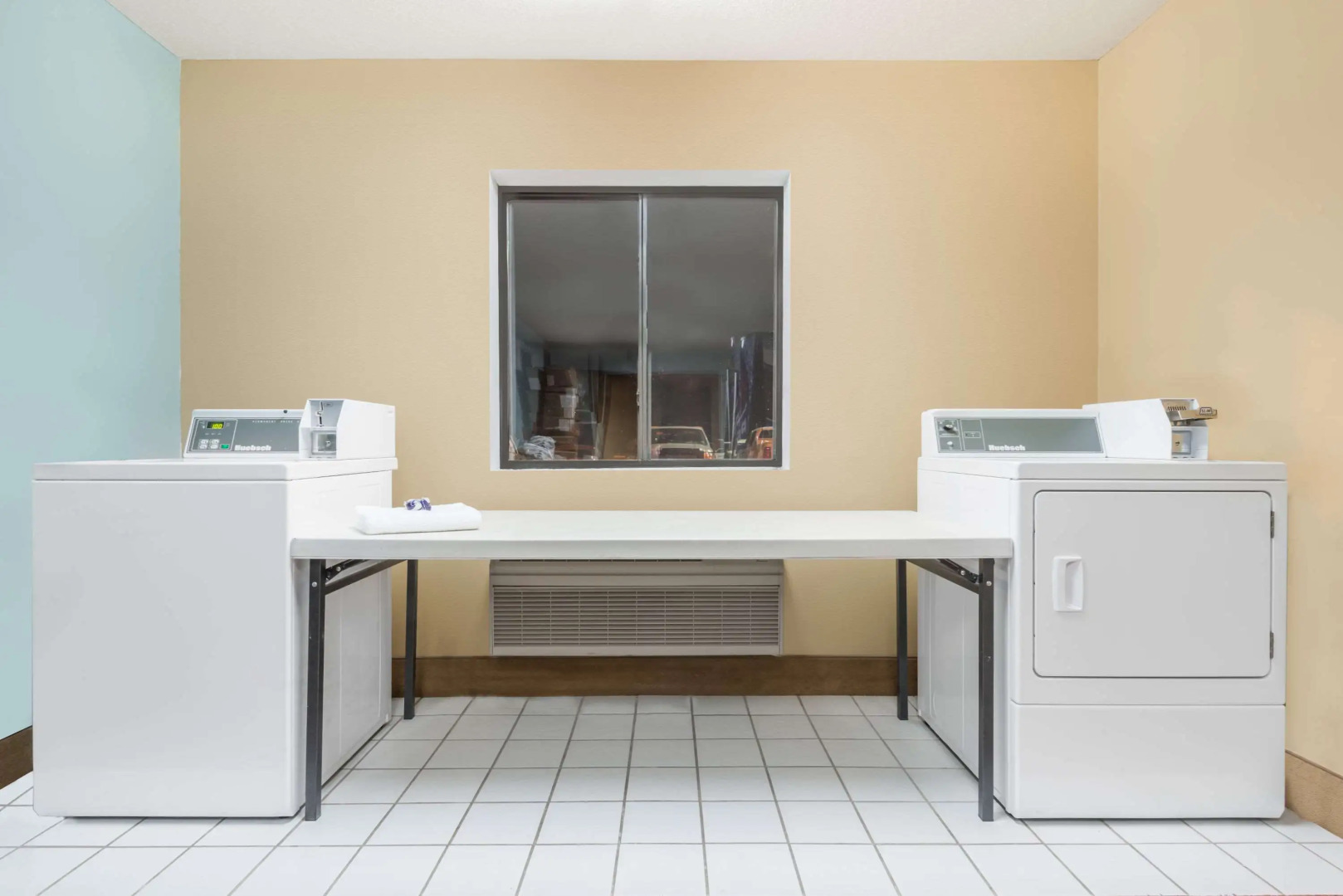 Super 8 by Wyndham Wakeeney