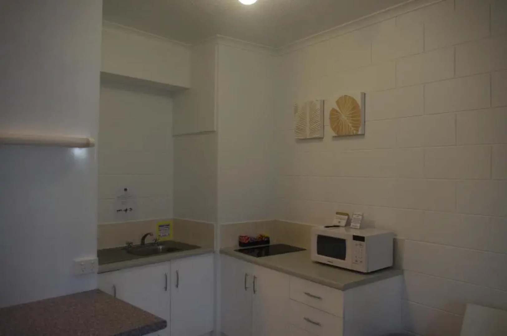 Colonial Palms Motor Inn