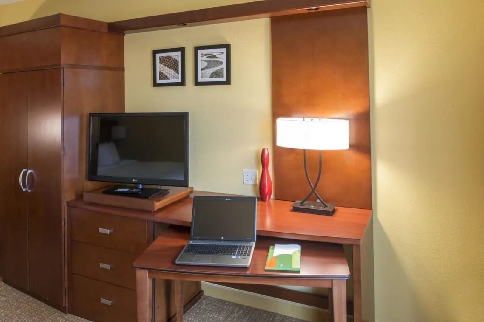 Courtyard Evansville East