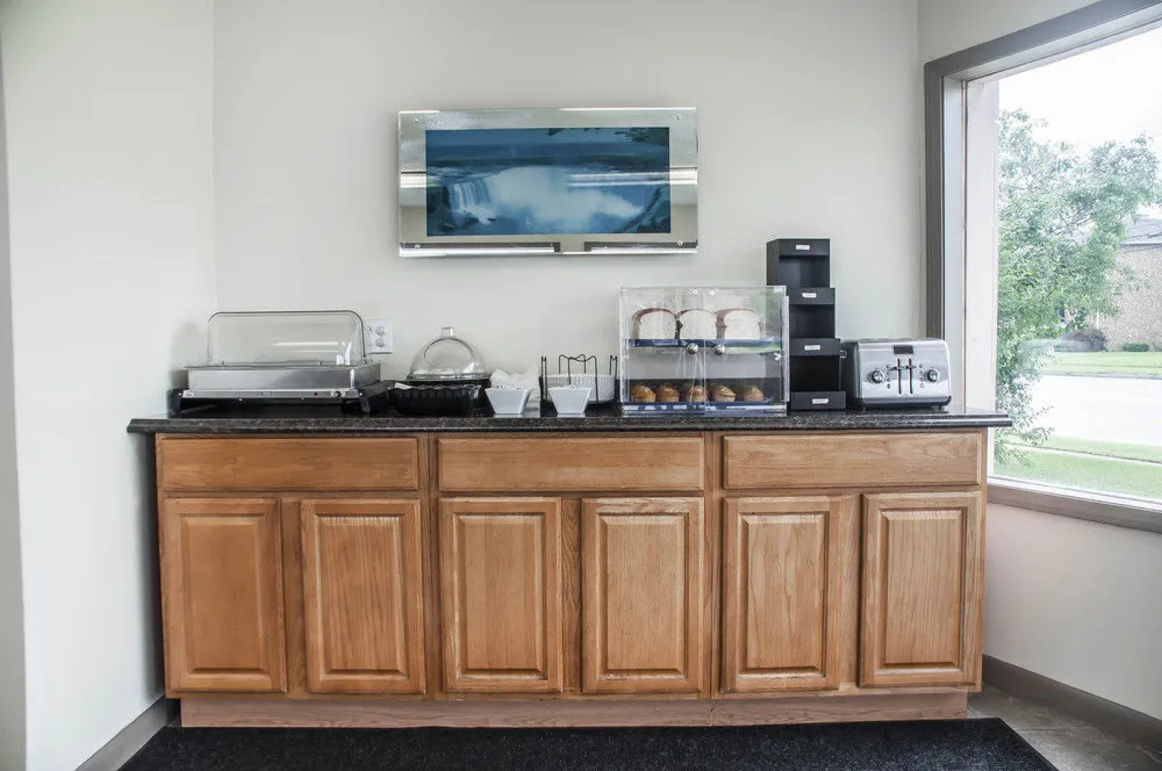 Rodeway Inn & Suites Niagara Falls