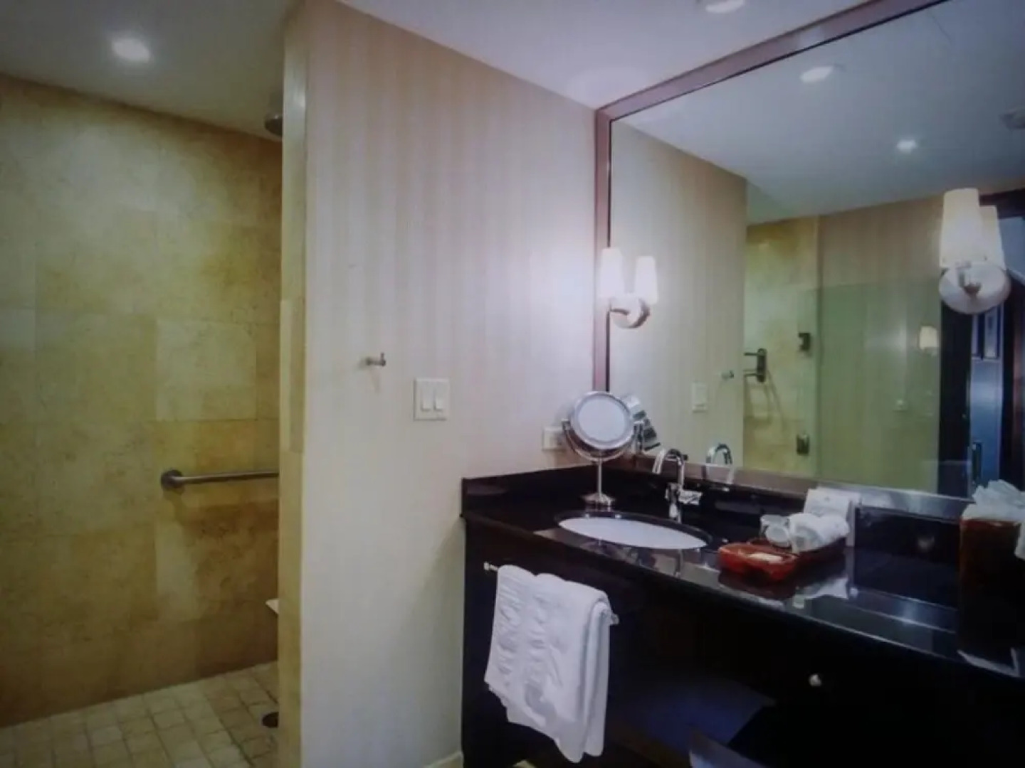 SoBe Ocean Drive Suites