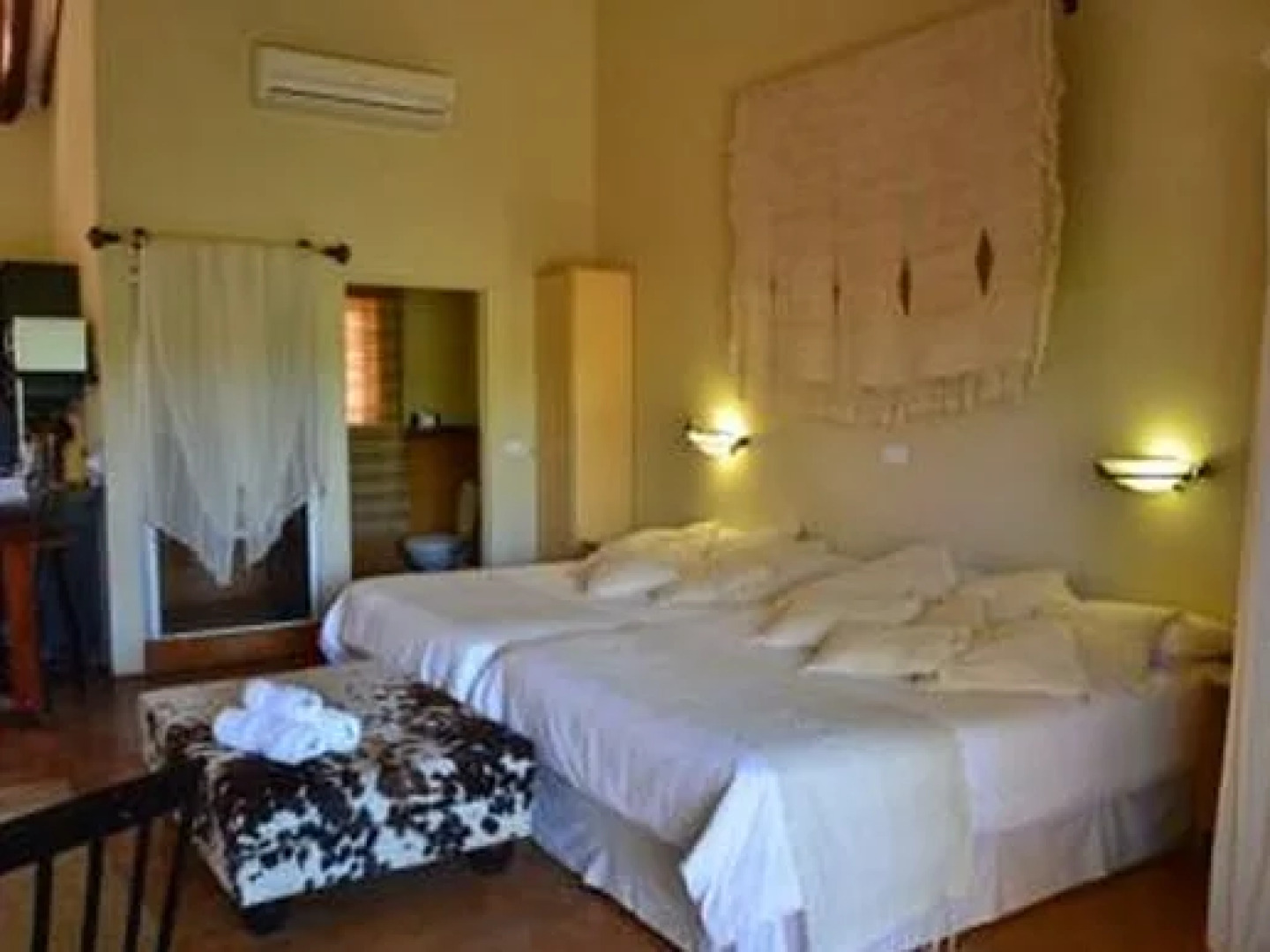 Tsanana Log Cabins and Mullberry Lane Suites