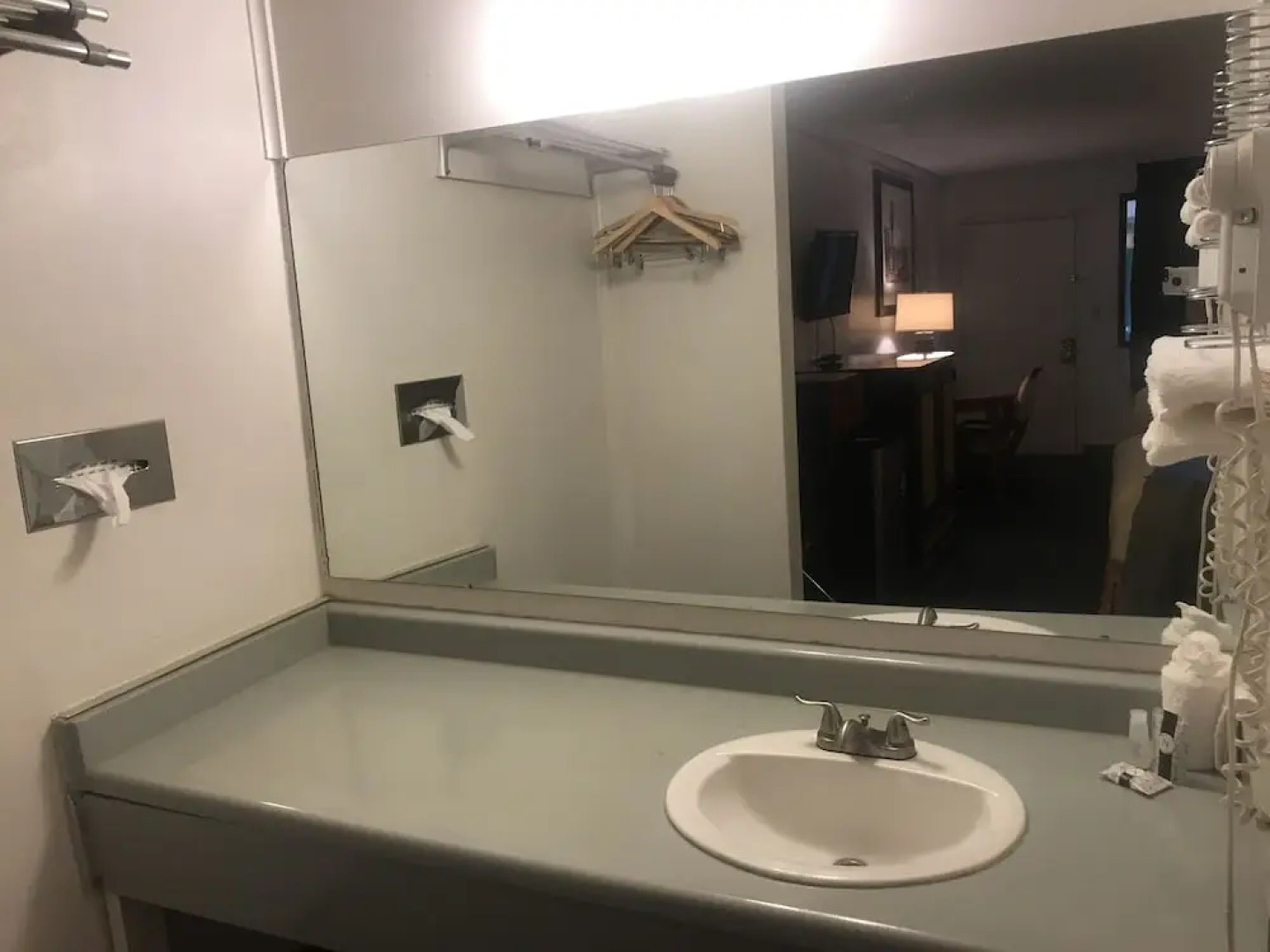 Travelers Inn & Suites